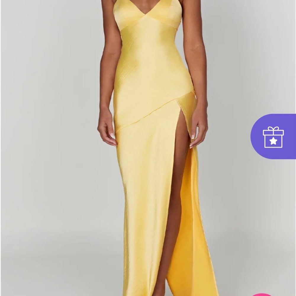 NEW Pale yellow long mermaid dress/maxi dress/evening gown - size small - BNWT